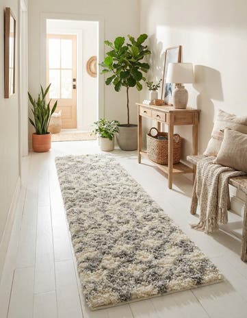 2' 7 x 10' Moroccan Trellis Shag Runner Rug