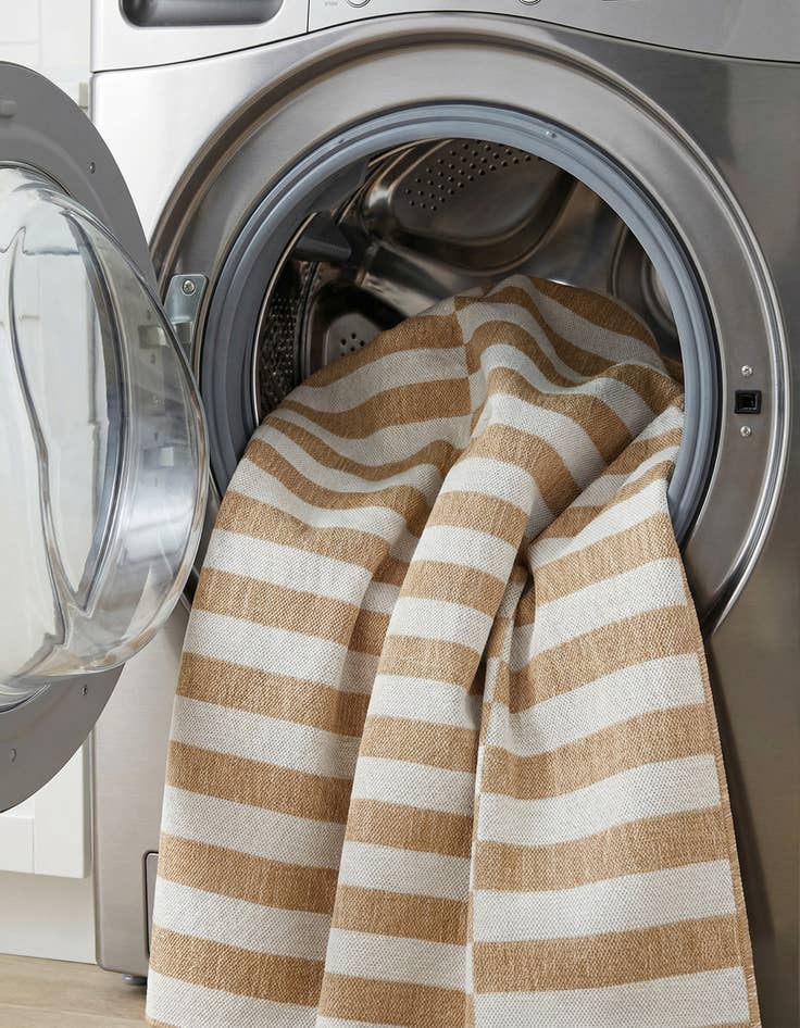 Detail image of  7' 10 x 10'  Washable Ribbon Indoor / Outdoor Rug