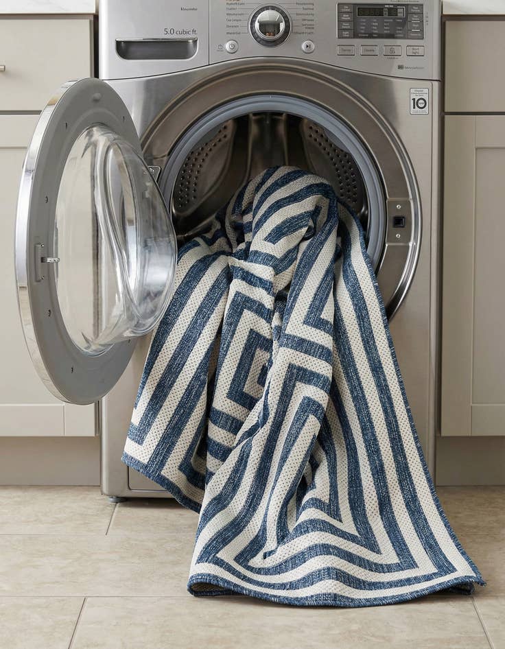 Detail image of 5' 3 x 7'  Washable Modern Indoor / Outdoor Rug