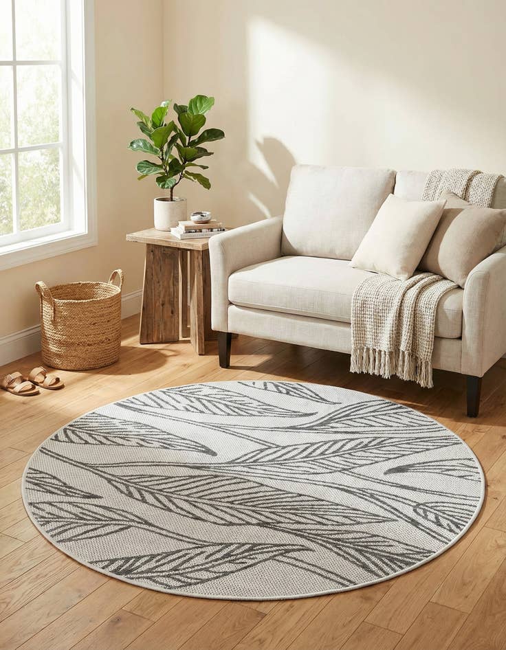 Detail image of  4' x 4'  Washable Botanical Indoor / Outdoor Round Rug