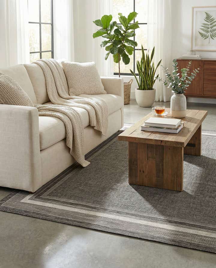 7' x 10' Easy-Clean Border Indoor / Outdoor Rug