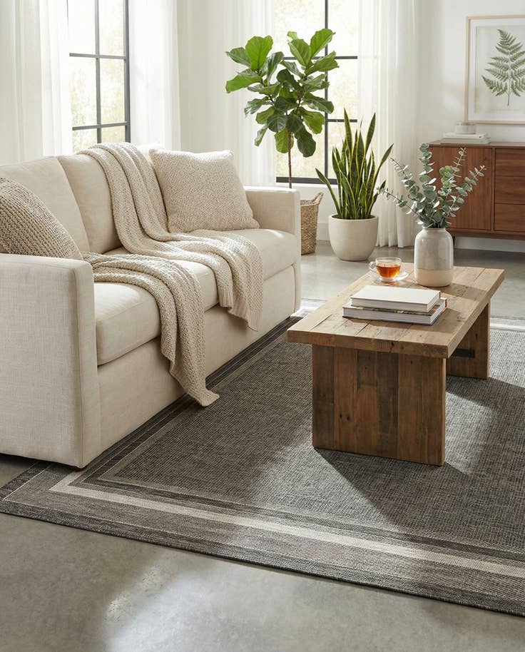 Detail image of 7' x 10' Easy-Clean Border Indoor / Outdoor Rug