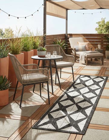 Black and White Easy-Clean Modern Indoor / Outdoor Runner Rug