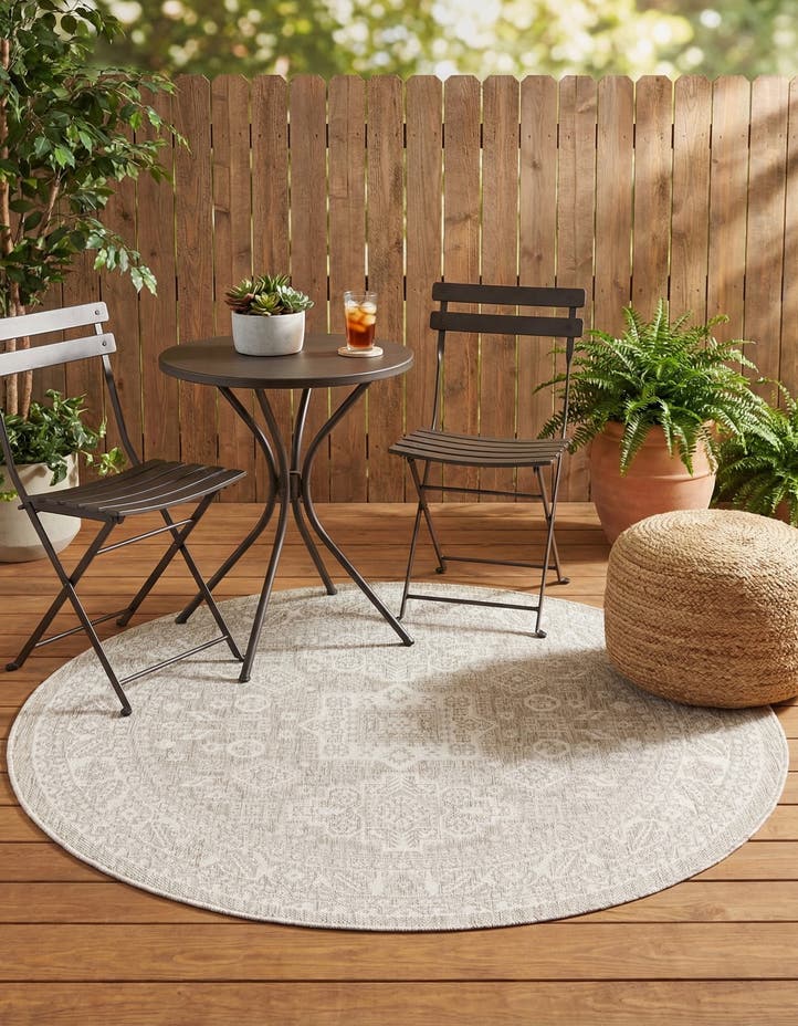 5' 3 x 5' 3 Easy-Clean Aztec Indoor / Outdoor ...