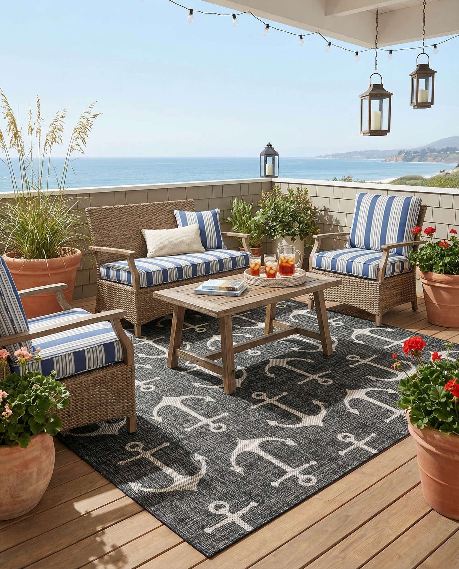 7' 10 x 7' 10 Easy-Clean Coastal Indoor / Outdoor Square Rug