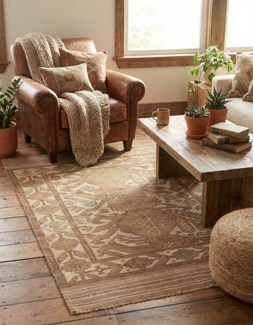 4' 2 x 6' Hand Woven Sumak Wool Rug