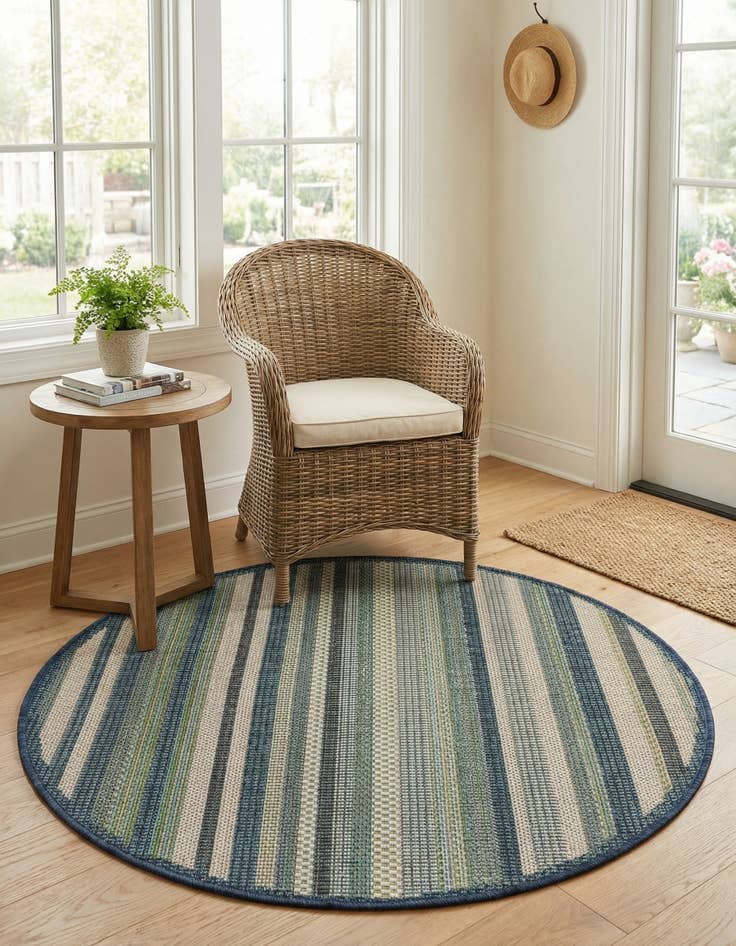 Detail image of 3' 3 x 3' 3  Washable Baja Indoor / Outdoor Round Rug