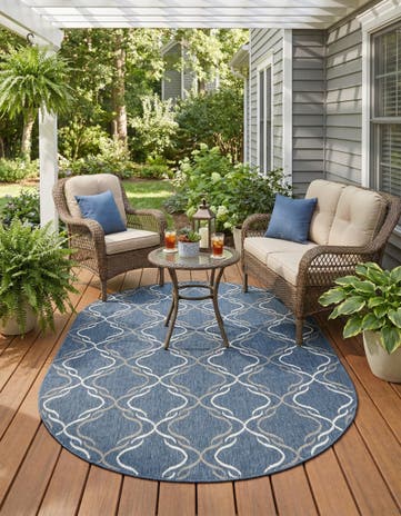 5' 3 x 8' Easy-Clean Lattice Indoor / Outdoor Oval Rug
