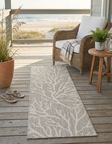 Gray Easy-Clean Coastal Indoor / Outdoor Runner Rug