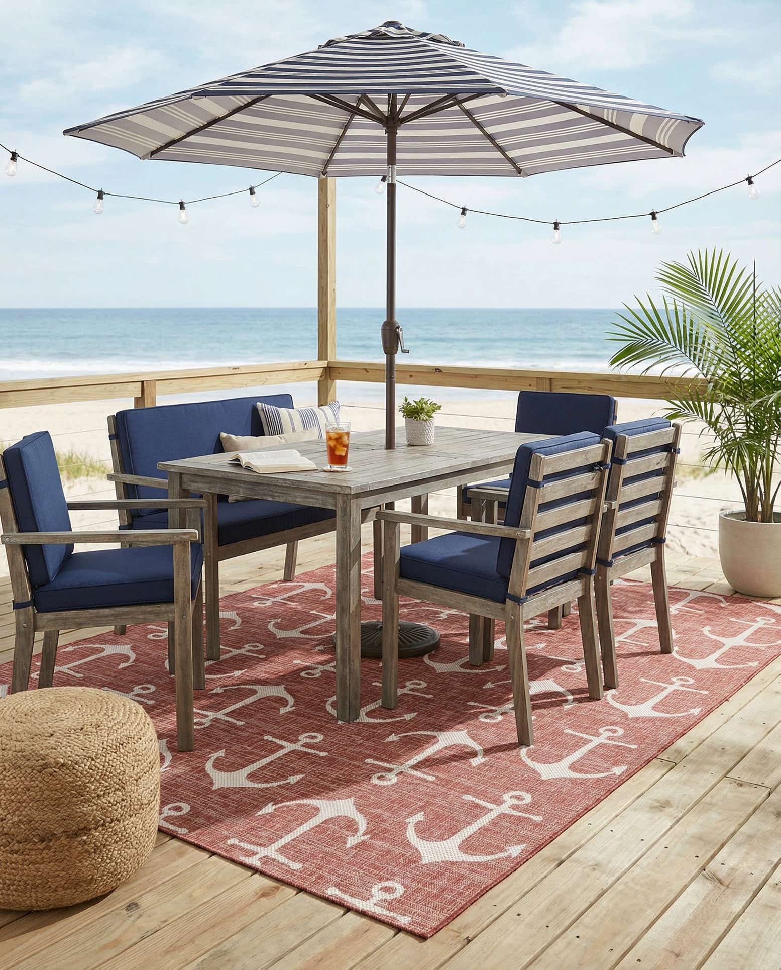 7' 10 x 11' Easy-Clean Coastal Indoor / Outdoor Rug