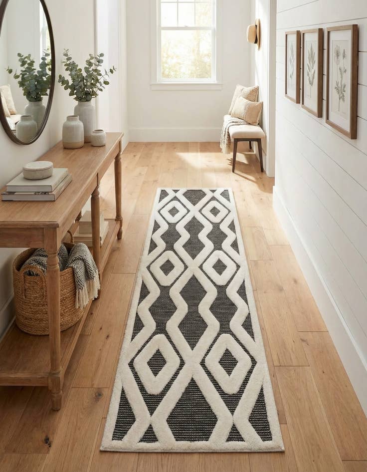 Detail image of 2' 7 x 10' Prismatic Runner Rug