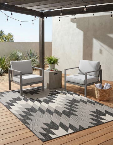 5' 3 x 7' Easy-Clean Modern Indoor / Outdoor Rug