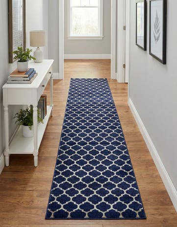 2' 7 x 16' 5 Lattice Runner Rug
