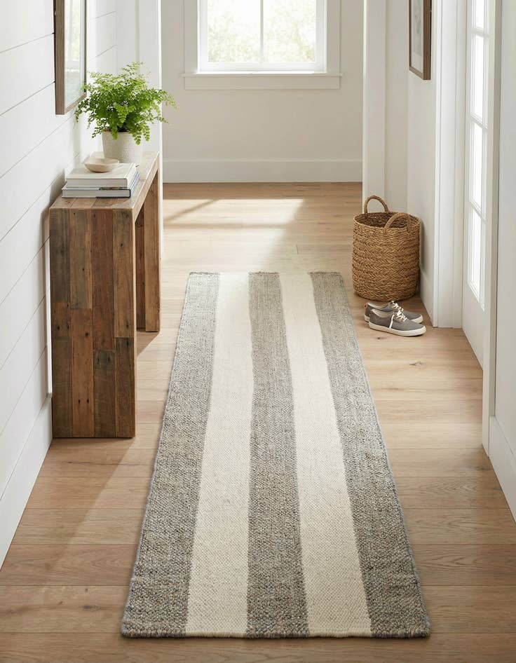 Detail image of 2' x 8'  Hand Woven Jill Zarin Hamptons Runner Rug