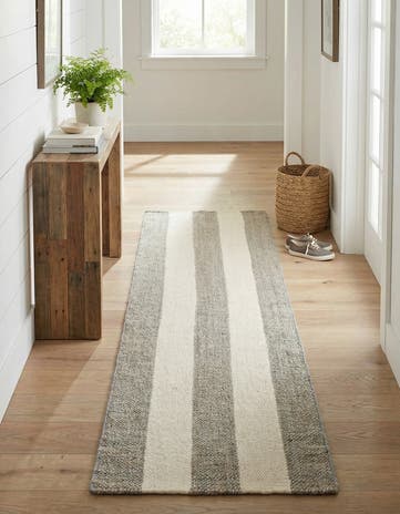 2' x 8' Hand Woven Jill Zarin Hamptons Runner Rug
