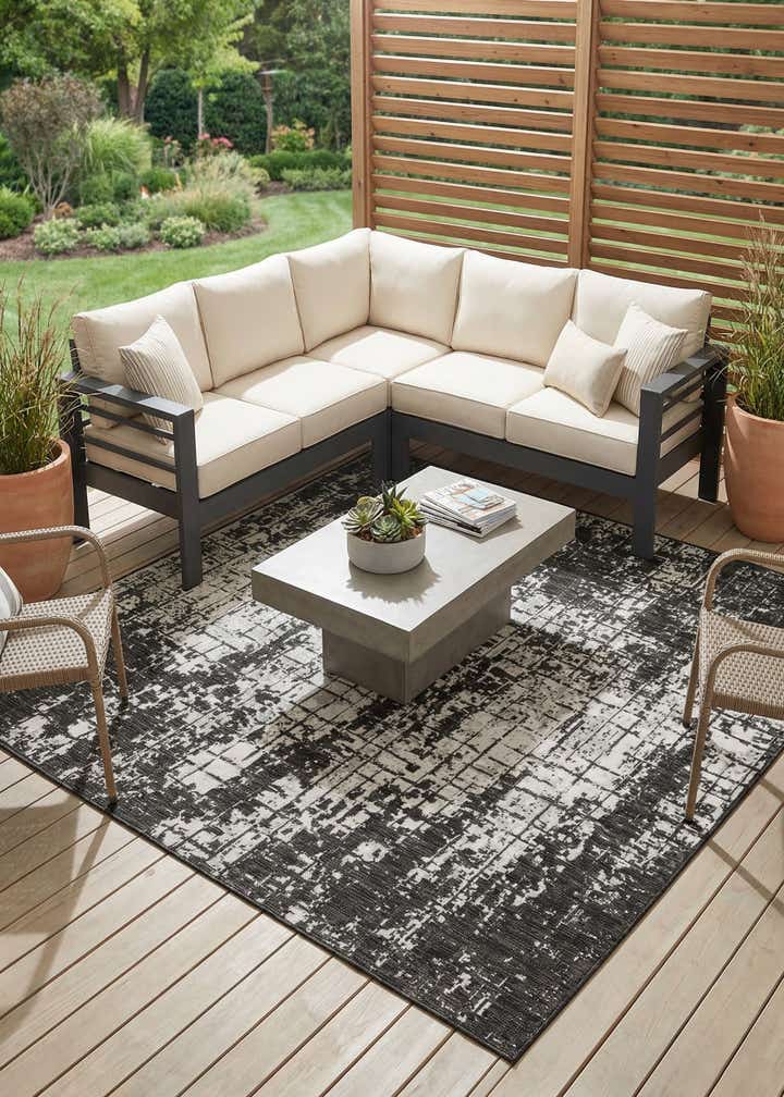 7' 10 x 7' 10 Easy-Clean Modern Indoor / Outdoor Square Rug