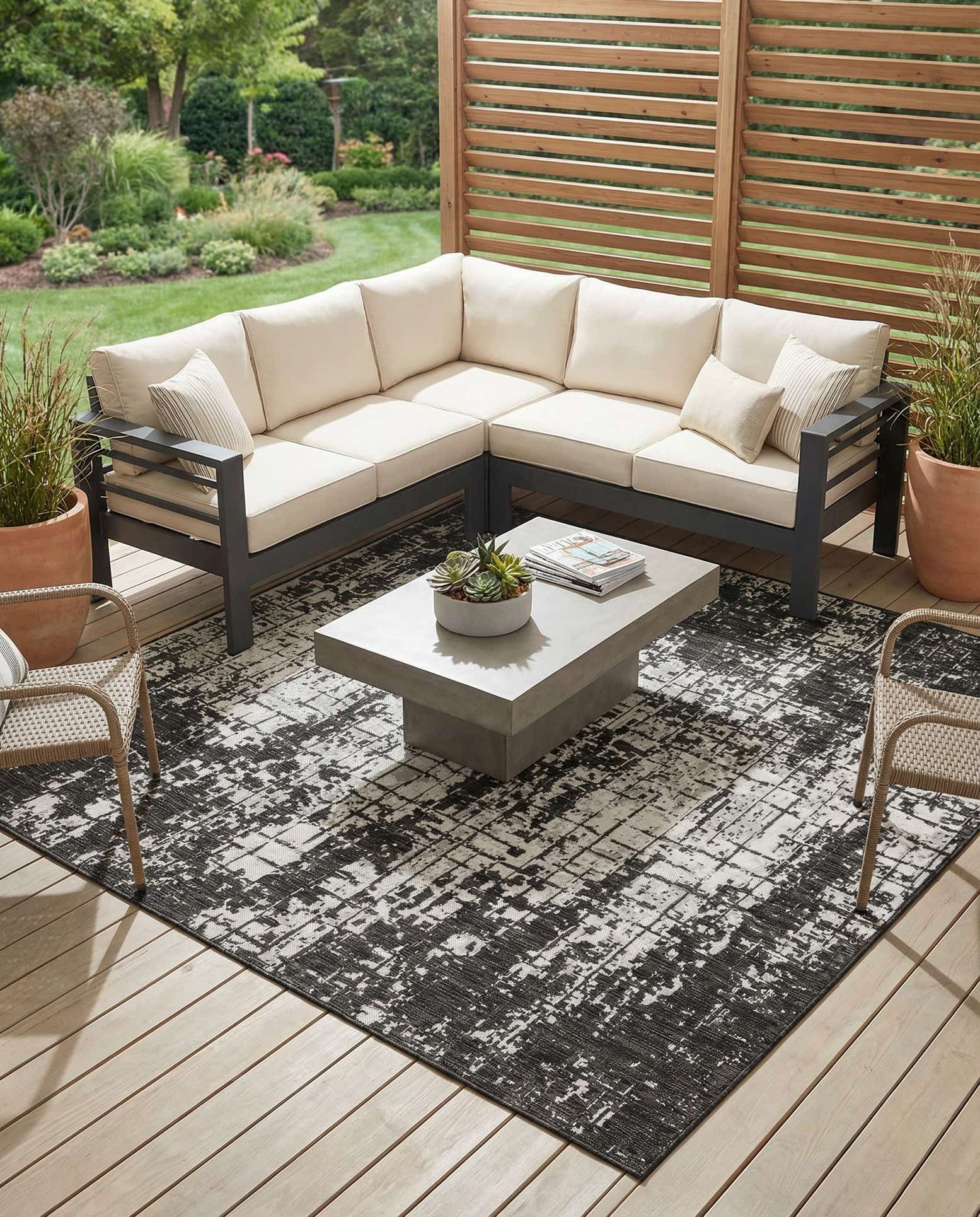 7' 10 x 7' 10 Easy-Clean Modern Indoor / Outdoor Square Rug