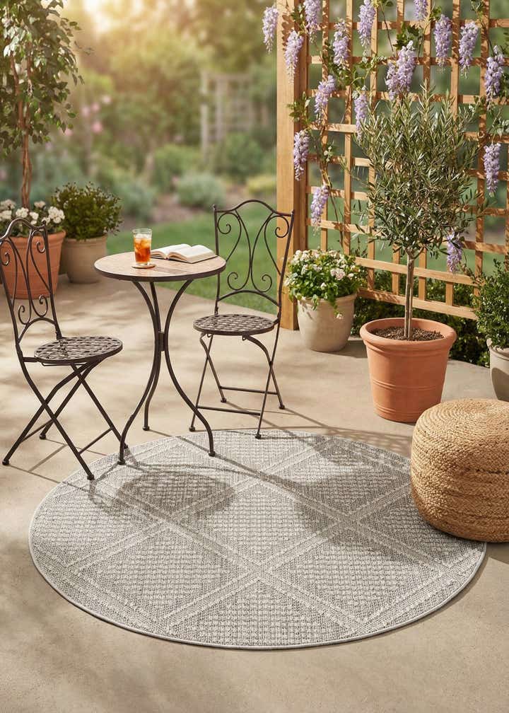 5' 3 x 5' 3 Easy-Clean Trellis Indoor / Outdoor Round Rug