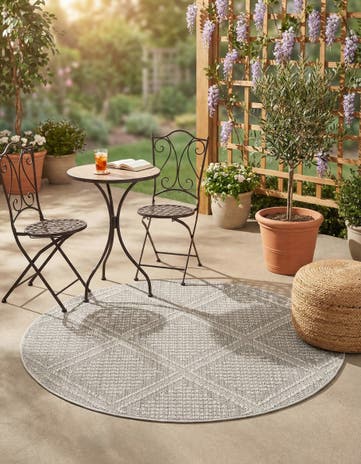5' 3 x 5' 3 Easy-Clean Lattice Indoor / Outdoor Round Rug