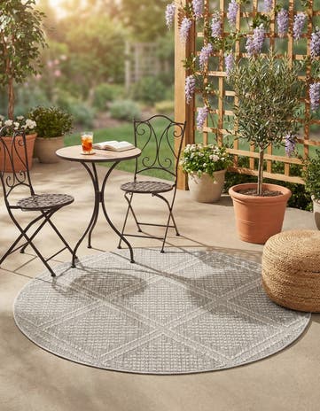 5' 3 x 5' 3 Easy-Clean Lattice Indoor / Outdoor Round Rug