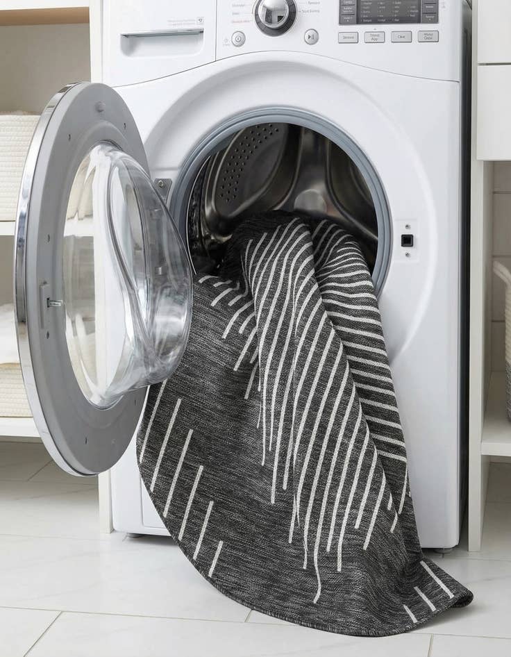 Detail image of 6' x 6'  Washable Modern Indoor / Outdoor Round Rug