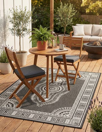 5' 3 x 8' Easy-Clean Traditional Indoor / Outdoor Rug