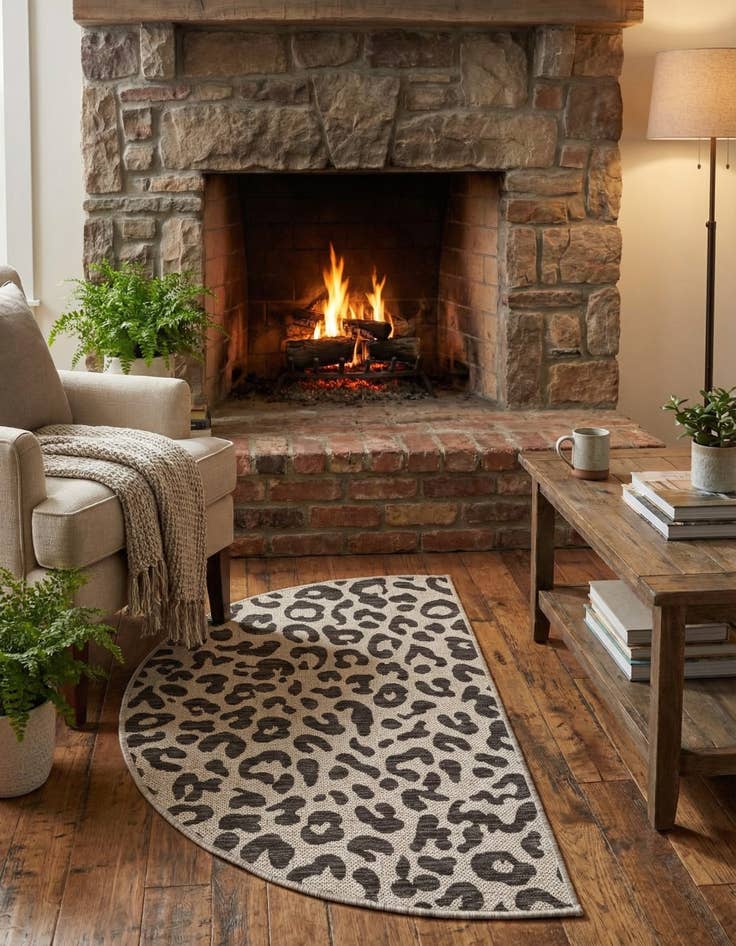 Detail image of 2' 7 x 4' Easy-Clean Safari Indoor / Outdoor Hearth Rug