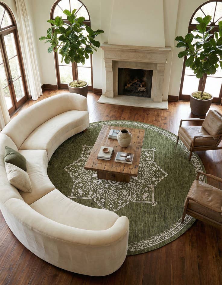Detail image of 13' x 13'  Washable Traditional Indoor / Outdoor Round Rug