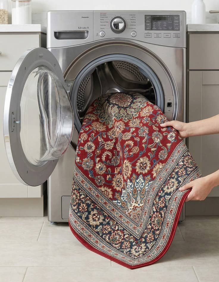 Detail image of  7' 10 x 7' 10  Washable Traditional Indoor / Outdoor Square Rug