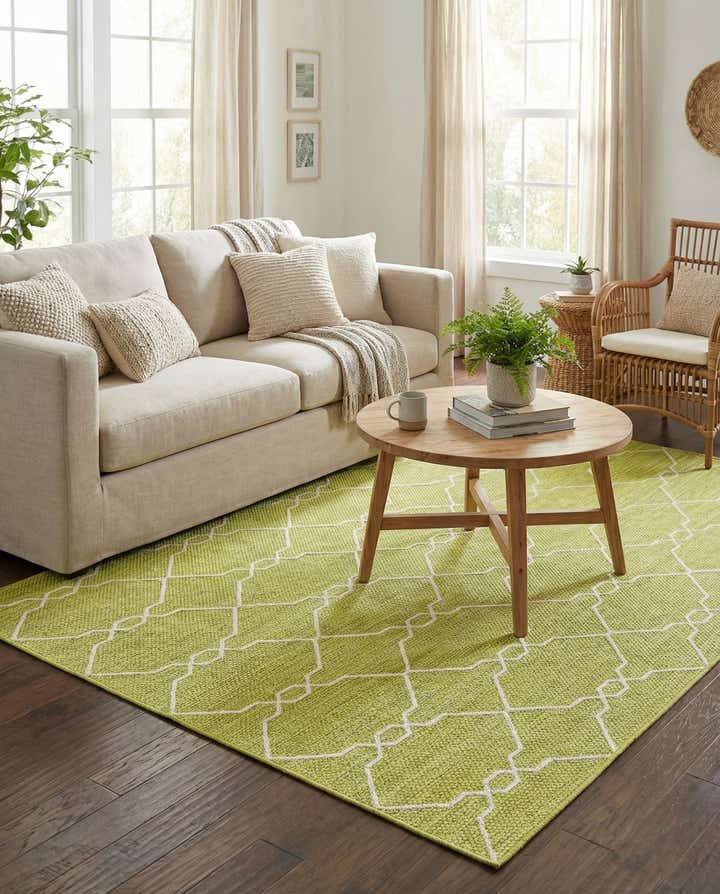 6' x 9' Easy-Clean Lattice Indoor / Outdoor Rug