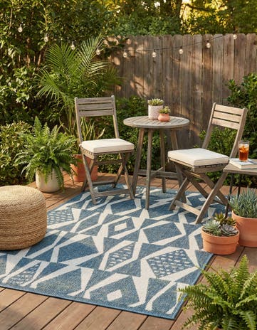 4' 1 x 6' 1 Easy-Clean Baja Indoor / Outdoor Rug