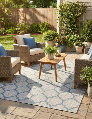 6' x 9' Easy-Clean Lattice Indoor / Outdoor Rug