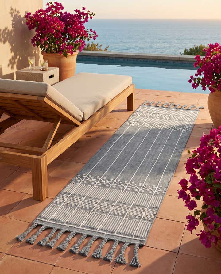 2' 2 x 8' 2 Easy-Clean Eco Bohemian Indoor / Outdoor Runner Rug