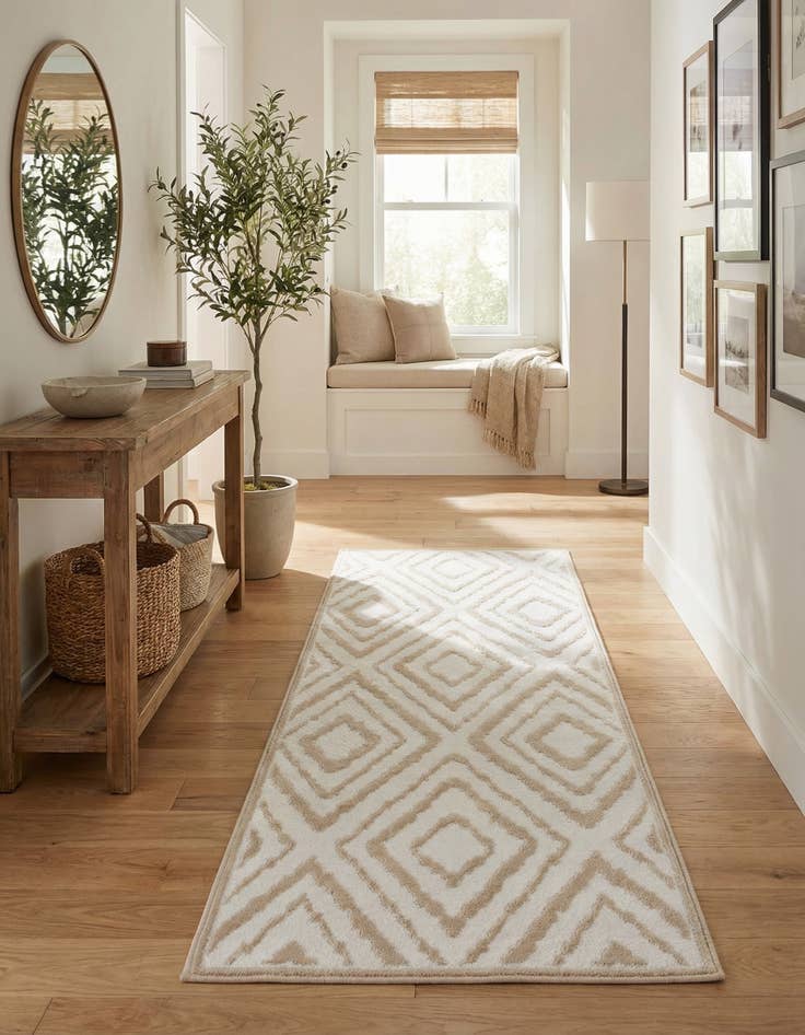 Detail image of 2' x 5' Hermitage Runner Rug