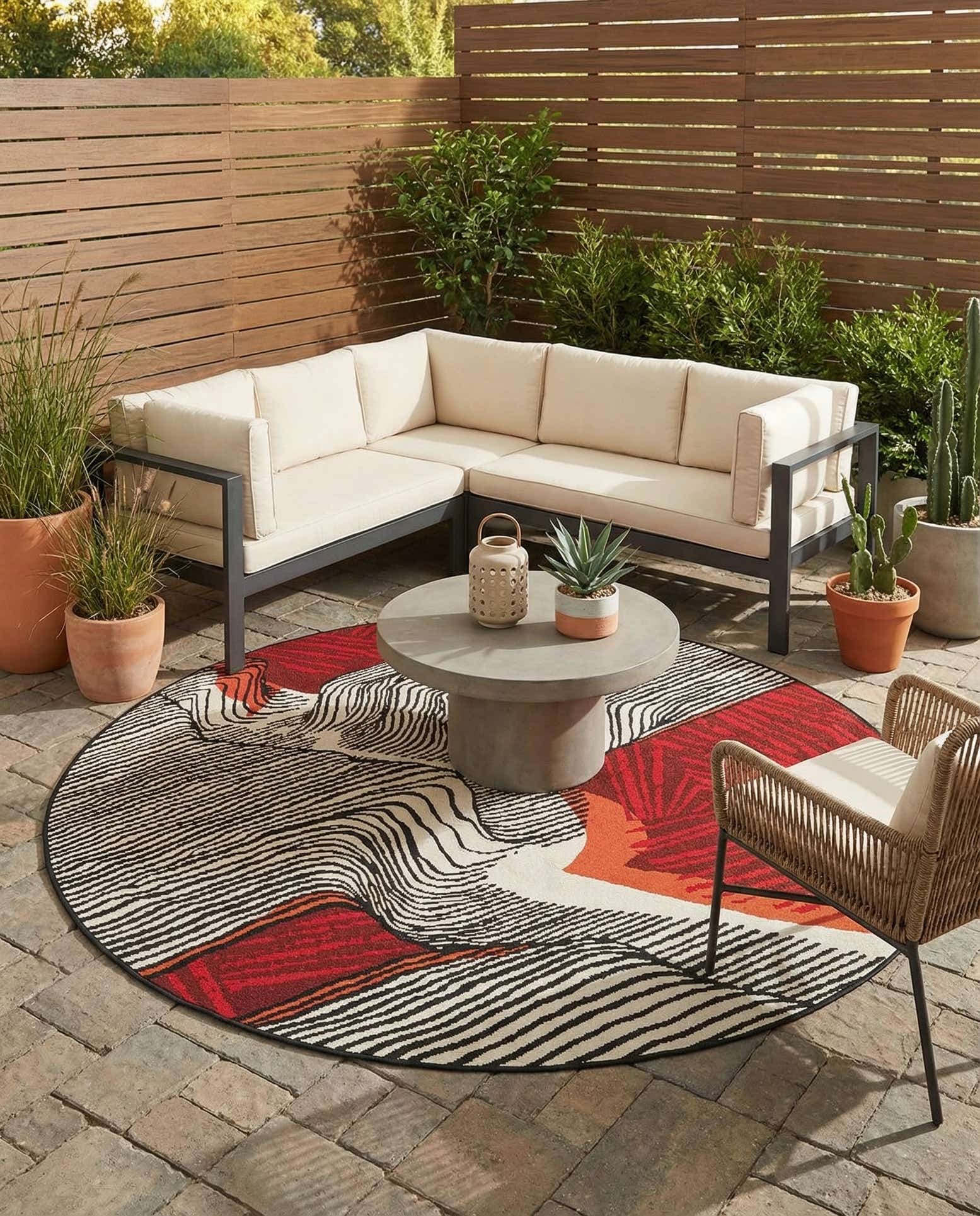 5' x 5' Easy-Clean Modern Indoor / Outdoor Round Rug