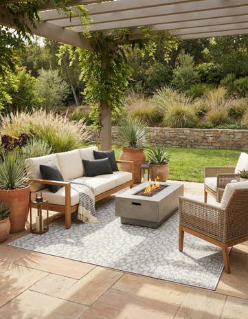 Light Gray Easy-Clean Safari Indoor / Outdoor Rug