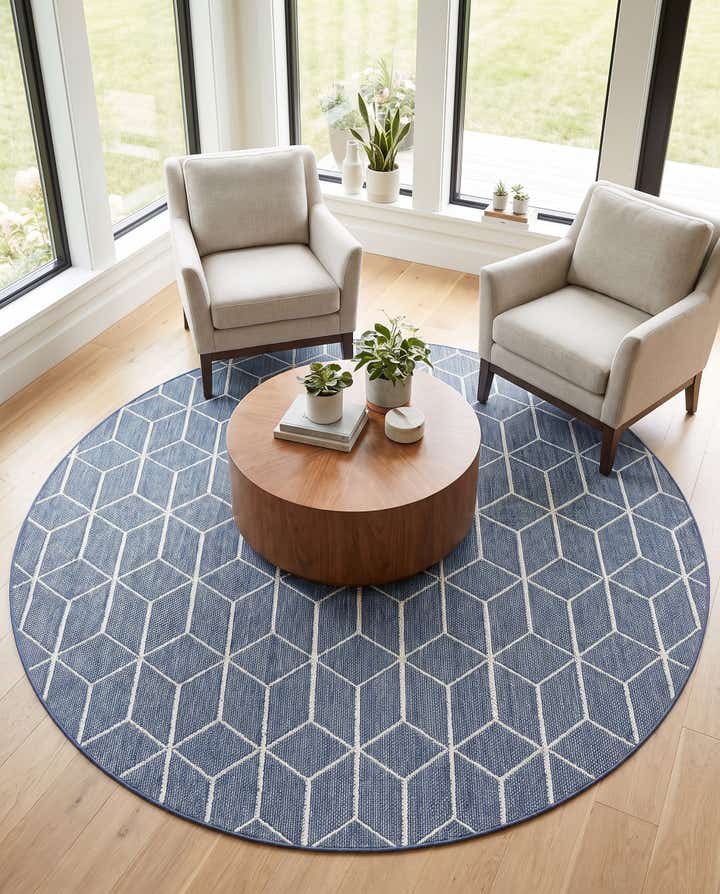 7' 10 x 7' 10 Easy-Clean Lattice Indoor / Outdoor Round Rug