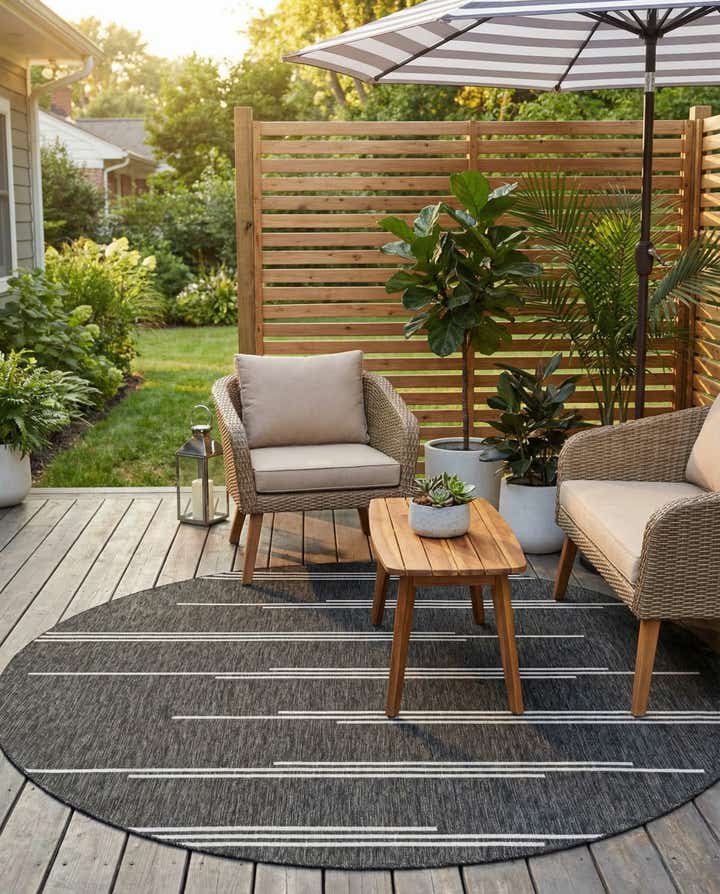 7' 10 x 7' 10 Easy-Clean Modern Indoor / Outdoor Round Rug