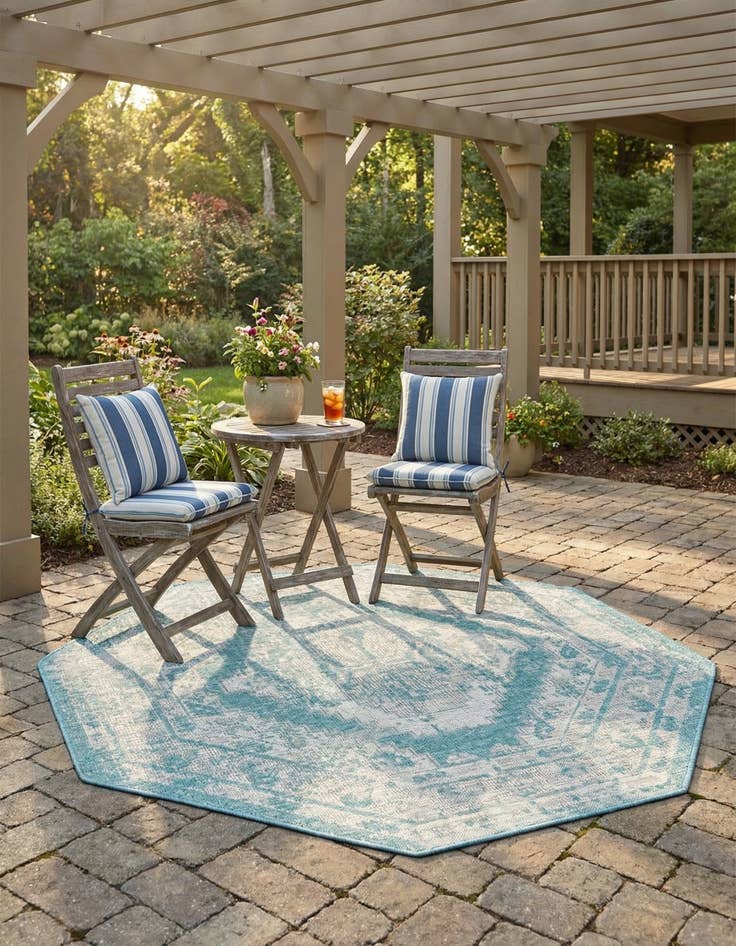 Detail image of 5' 3 x 5' 3  Washable Traditional Indoor / Outdoor Octagon Rug