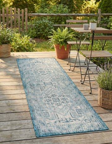2' x 6' Easy-Clean Aztec Indoor / Outdoor Runner Rug