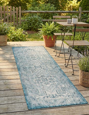 2' x 6' Easy-Clean Aztec Indoor / Outdoor Runner Rug