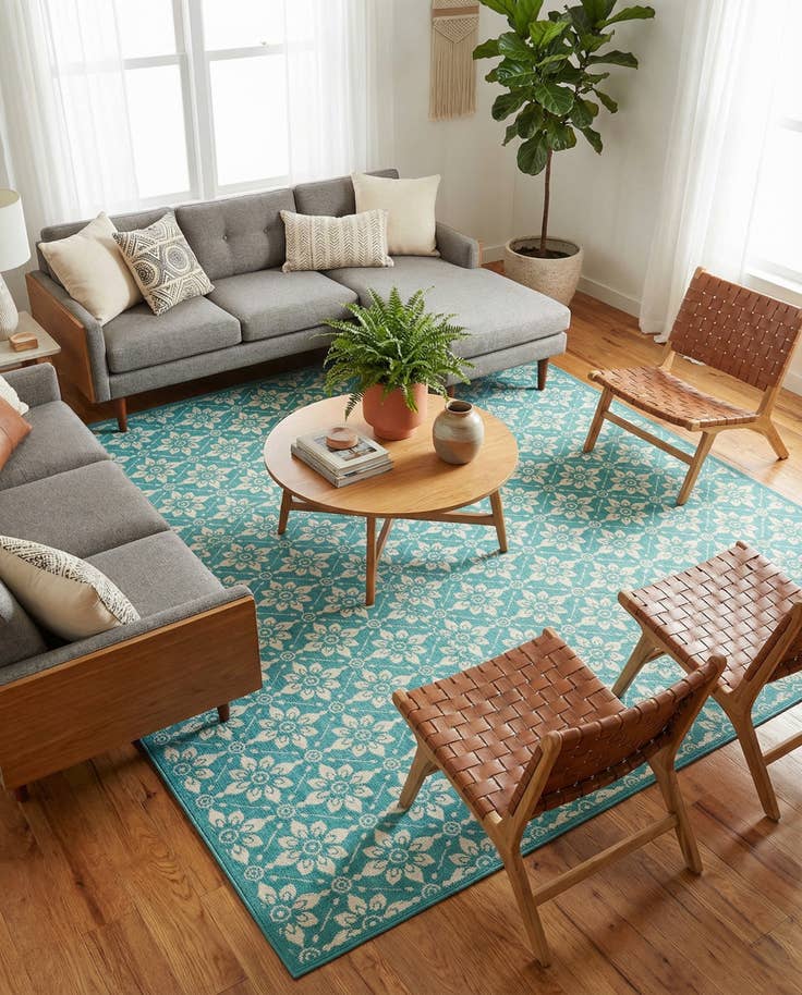 Detail image of 9' x 12' Easy-Clean Lattice Indoor / Outdoor Rug