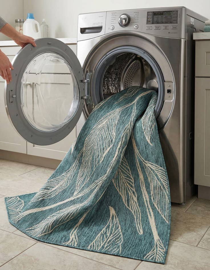 Detail image of  7' x 10'  Washable Botanical Indoor / Outdoor Rug