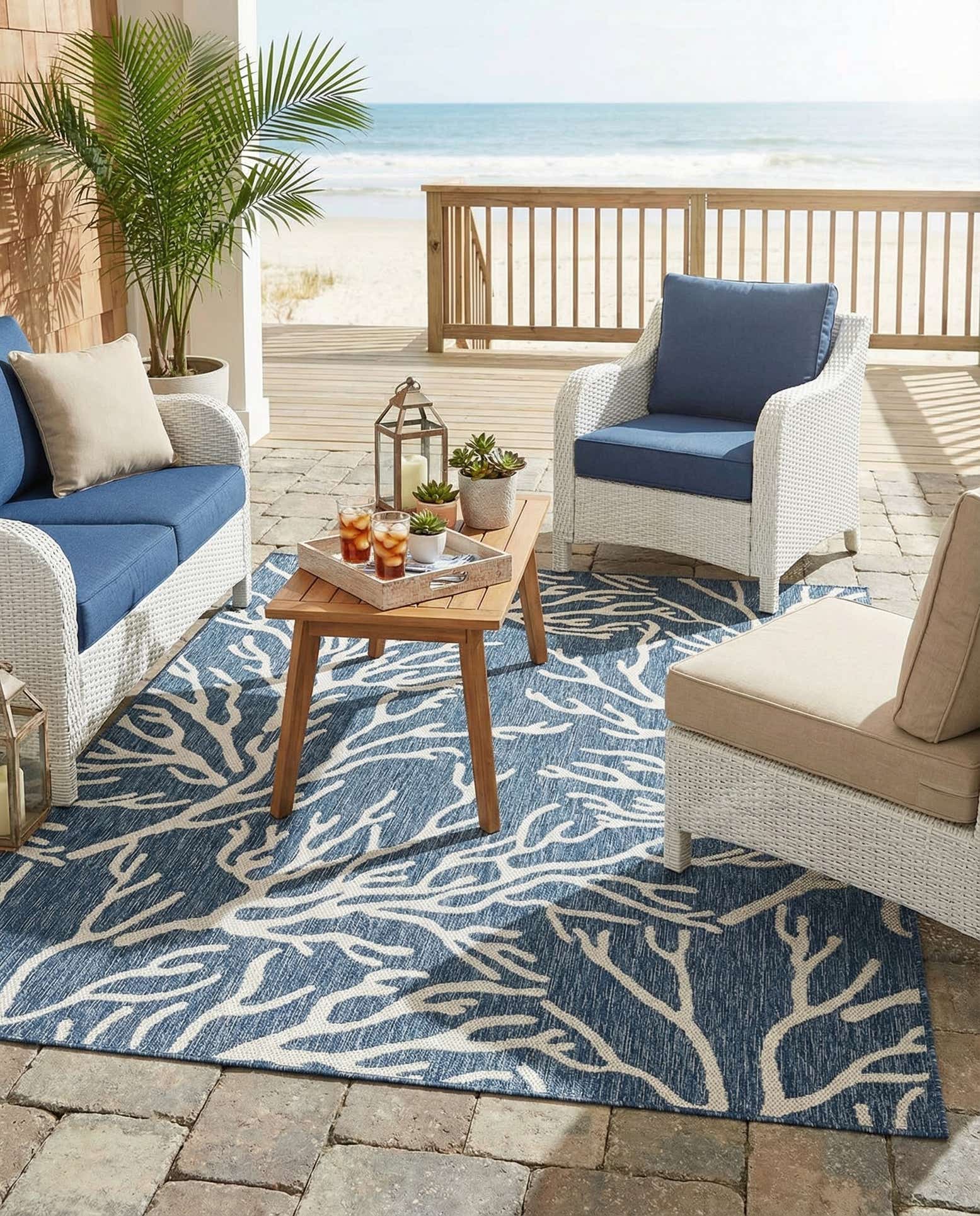 5' 3 x 8' Easy-Clean Coastal Indoor / Outdoor Rug