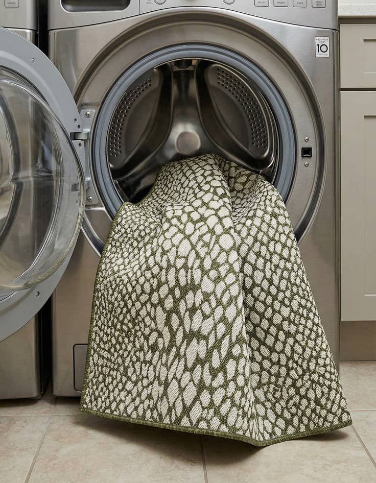 Detail image of 1' 4 x 1' 4  Washable Jill Zarin Cape Town Indoor / Outdoor Sample Rug