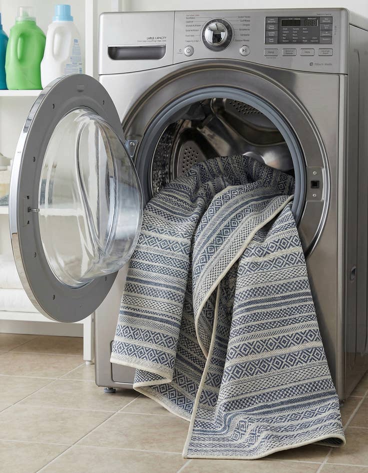 Detail image of 7' 10 x 7' 10  Washable Striped Indoor / Outdoor Square Rug