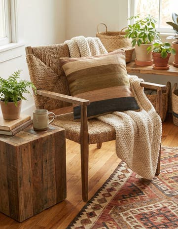 1' 5 x 1' 6 Hand Woven Pillow Wool Square Rug
