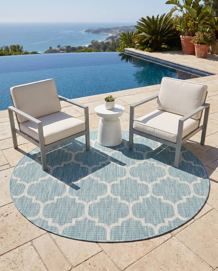 Detail image of 5' 3 x 5' 3 Easy-Clean Trellis Indoor / Outdoor Round Rug