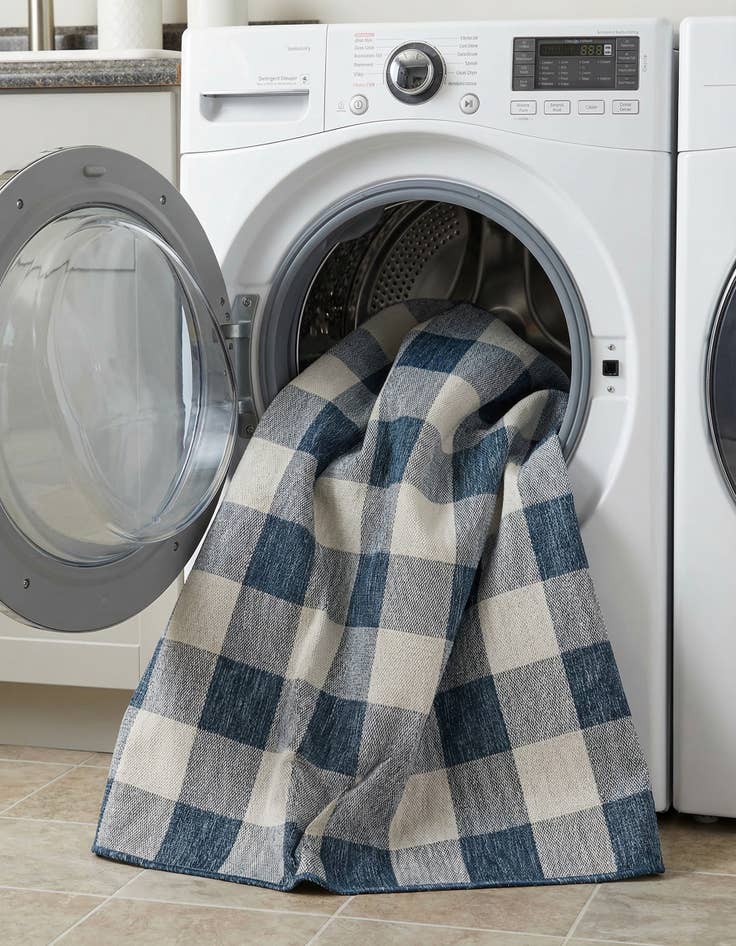 Detail image of  7' 10 x 7' 10  Washable Checkered Indoor / Outdoor Square Rug