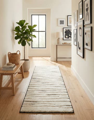 2' 7 x 8' Prismatic Runner Rug